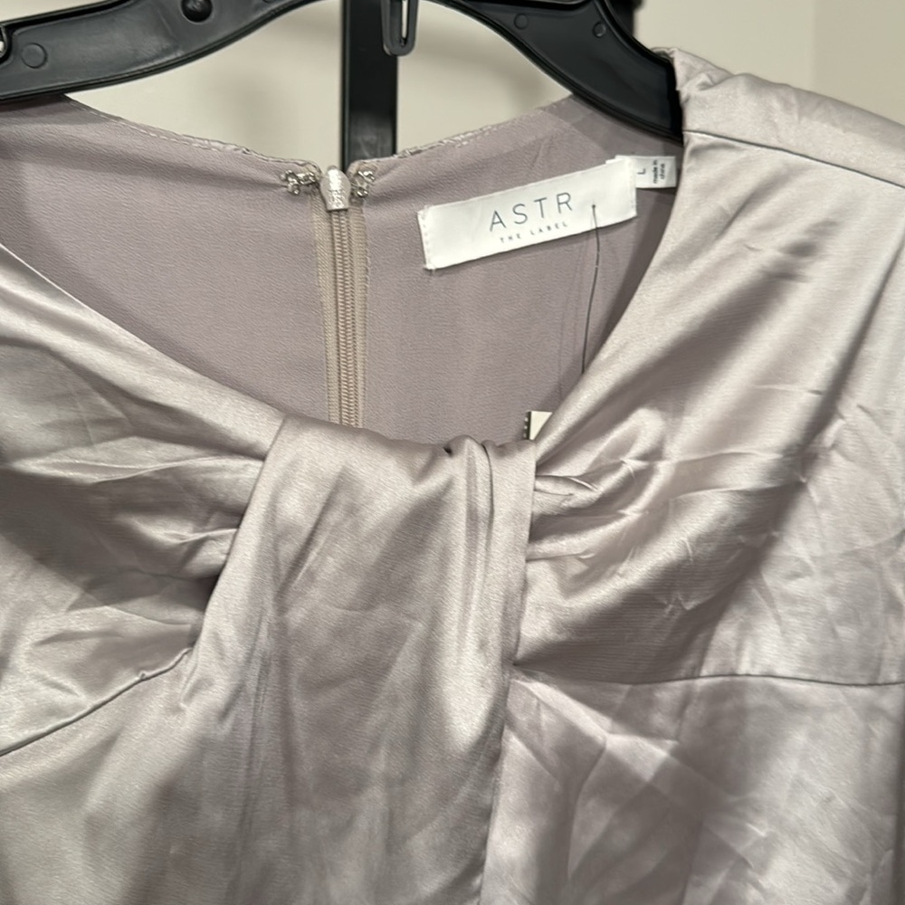 NWT Astr the Label Women's Petrova Crossed Cutout Dress - Silver - Picture 5 of 7
